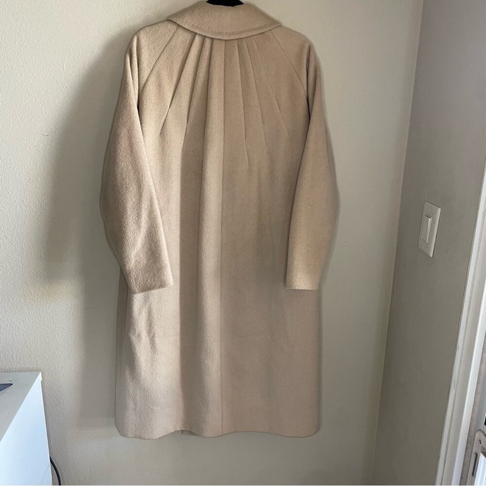 Vintage Cream Women's Coat - Picture 13 of 14